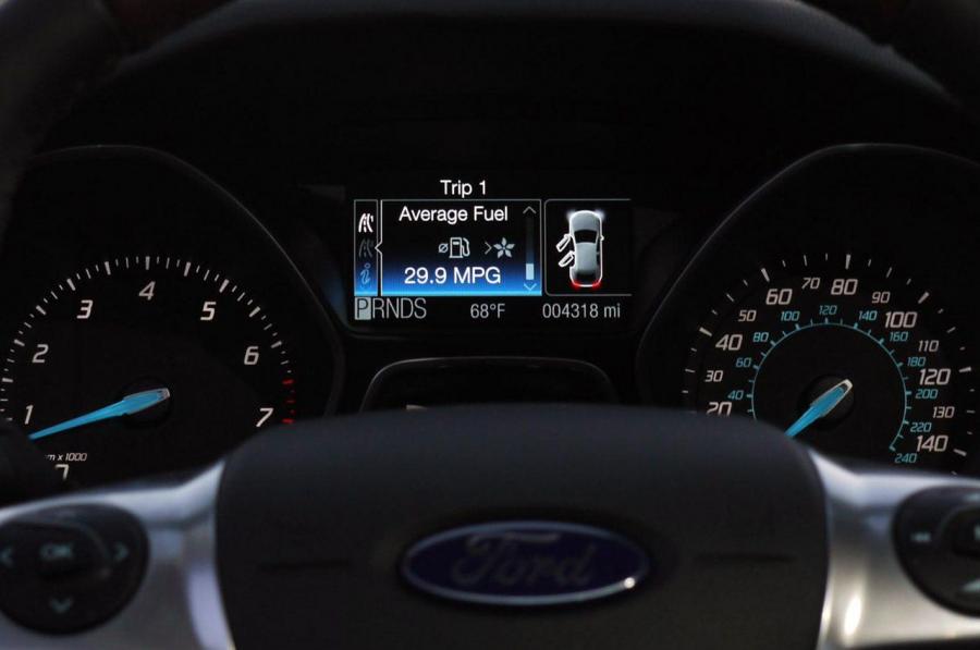  Ford Focus Titanium 2012 года  (фото 16 из 37)